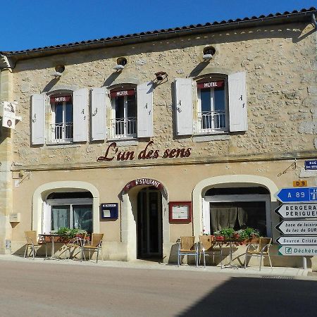 L'Un Des Sens Hotel Villefranche-de-Longchat Exterior foto