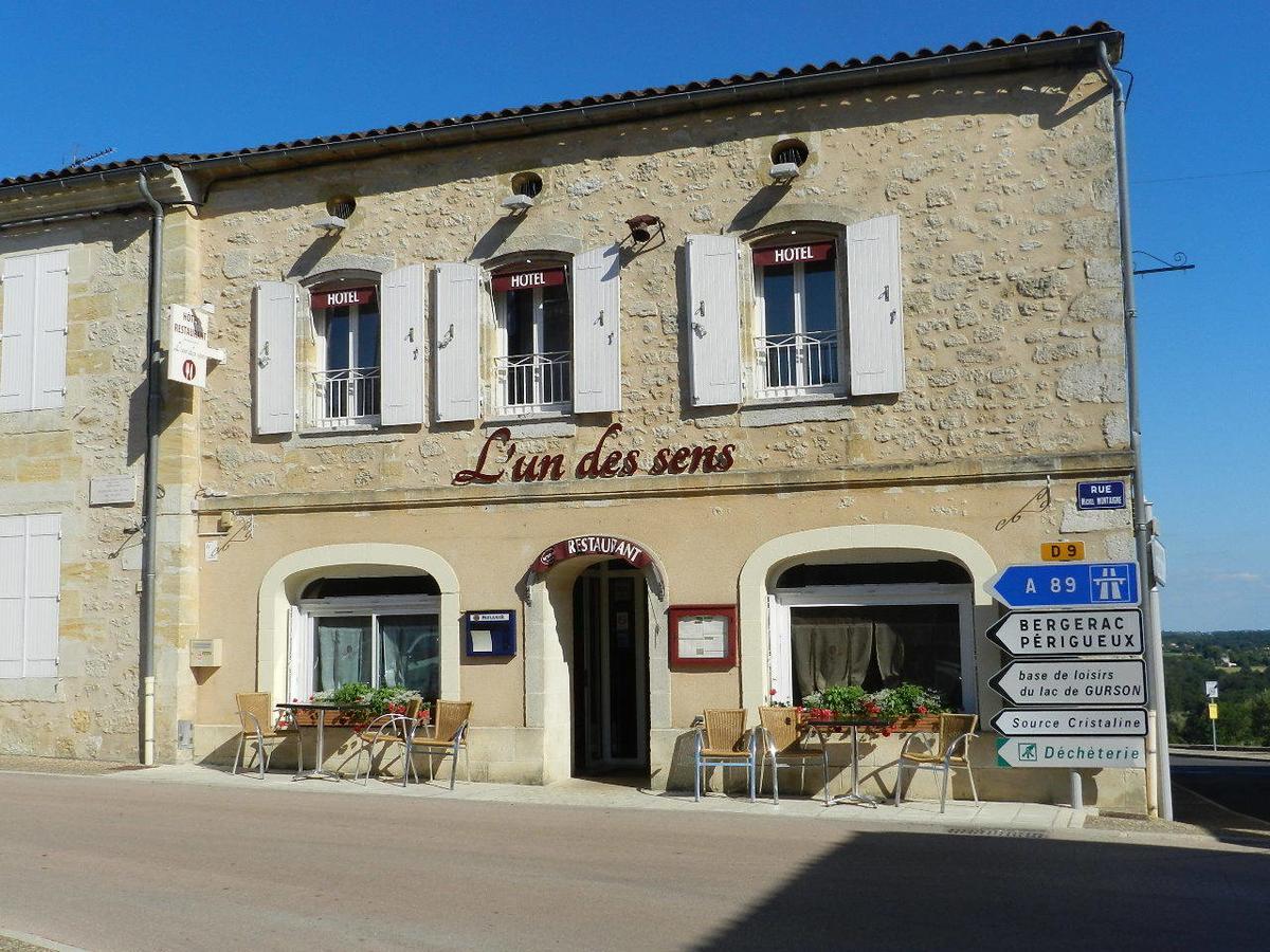 L'Un Des Sens Hotel Villefranche-de-Longchat Exterior foto
